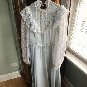 FLASH SALE: Blue Victorian style Gunne Sax dress
